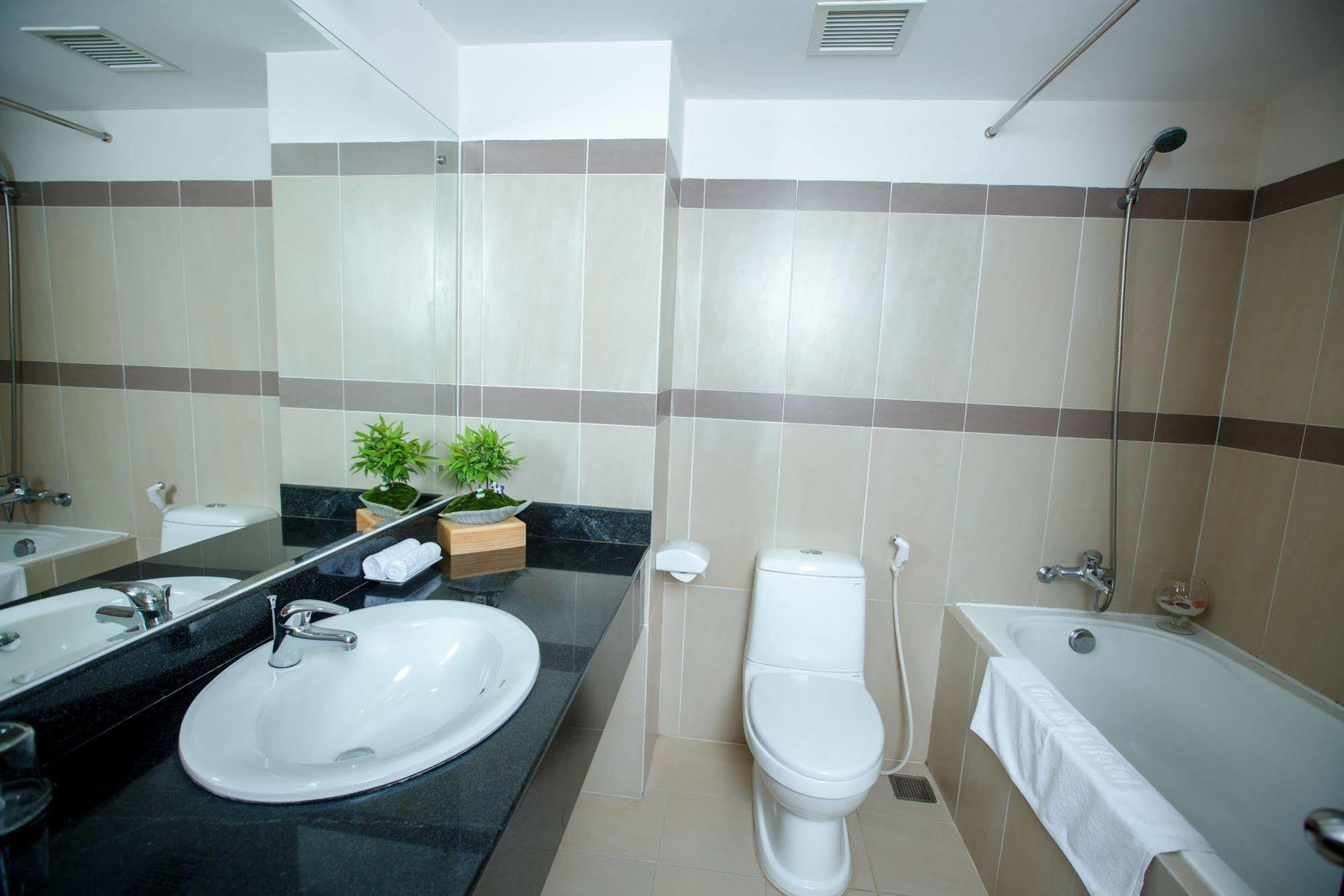 Vien Dong Hotel Nha Trang Exterior foto